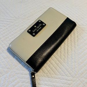 Black and Cream Kate Spade Wallet